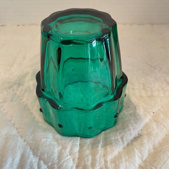 Set Of 4 Vintage Green Glass Small Tumblers Shot glasses or Candle Holders with - Picture 7 of 10